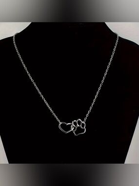 🐾 Silver Paw and Heart Charm Necklace